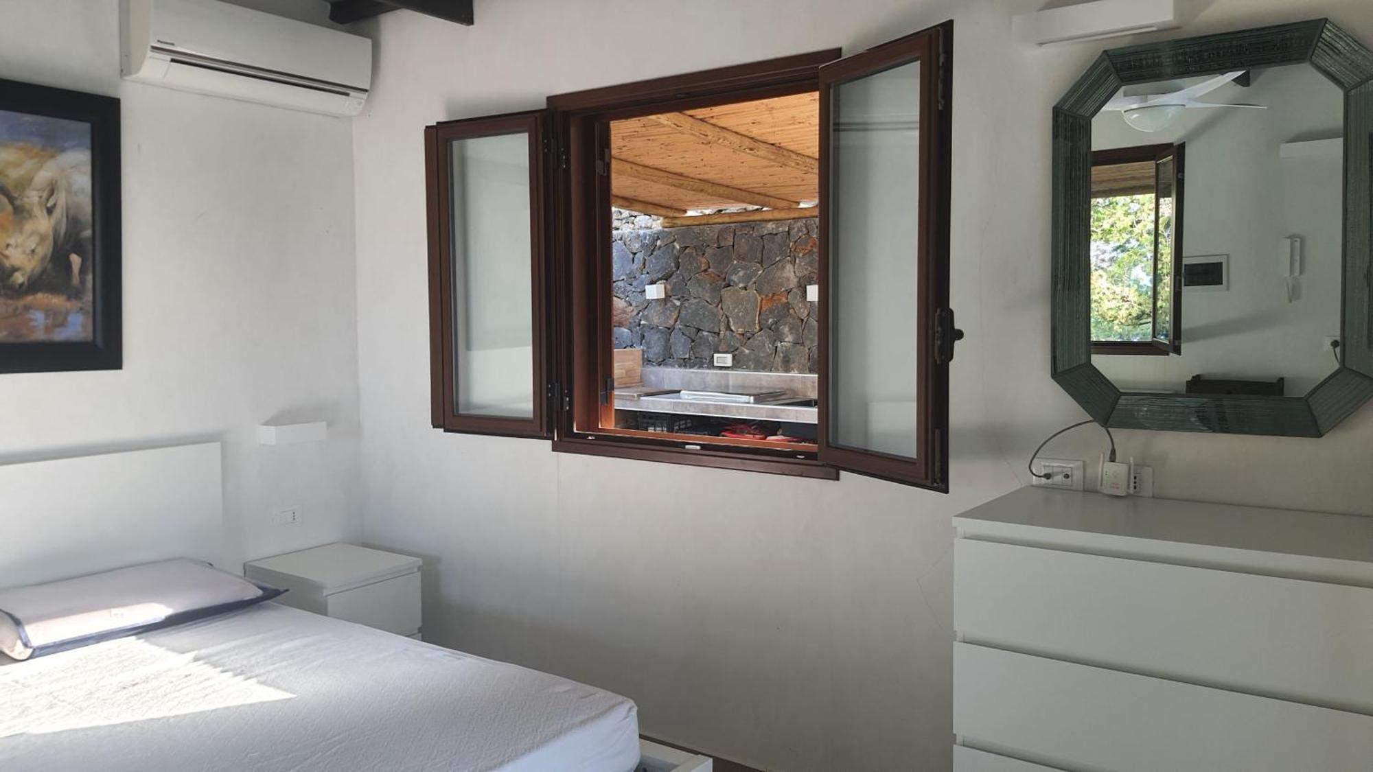 Sotto La Torre E Sopra Il Porticciolo Hotel Isola di Ustica Room photo